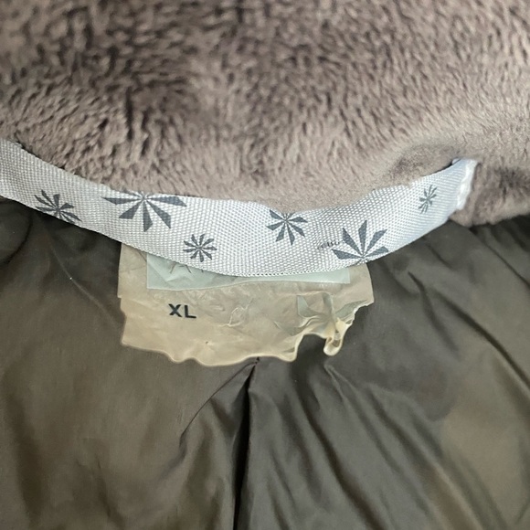 Athleta Goose down puffer vest size xl green - Picture 2 of 6